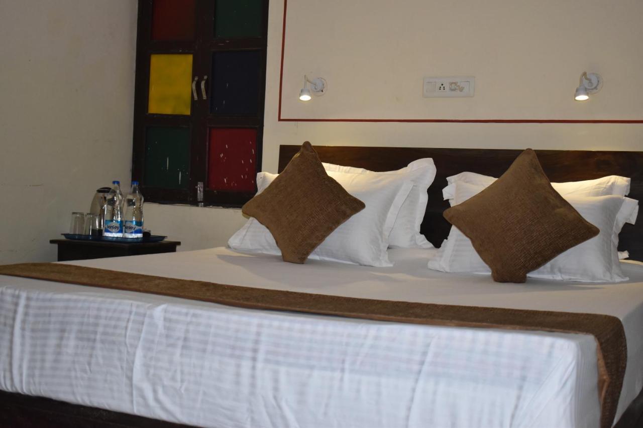 เดอะ โกนาร์ค นาวาล สาครพาเลซ Hotel บุนดิ ภายนอก รูปภาพ